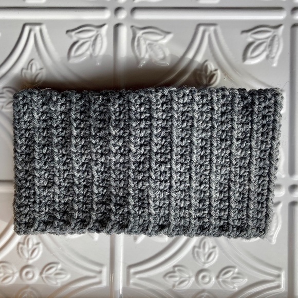 Crochet ear warmer -twist - Picture 3 of 5